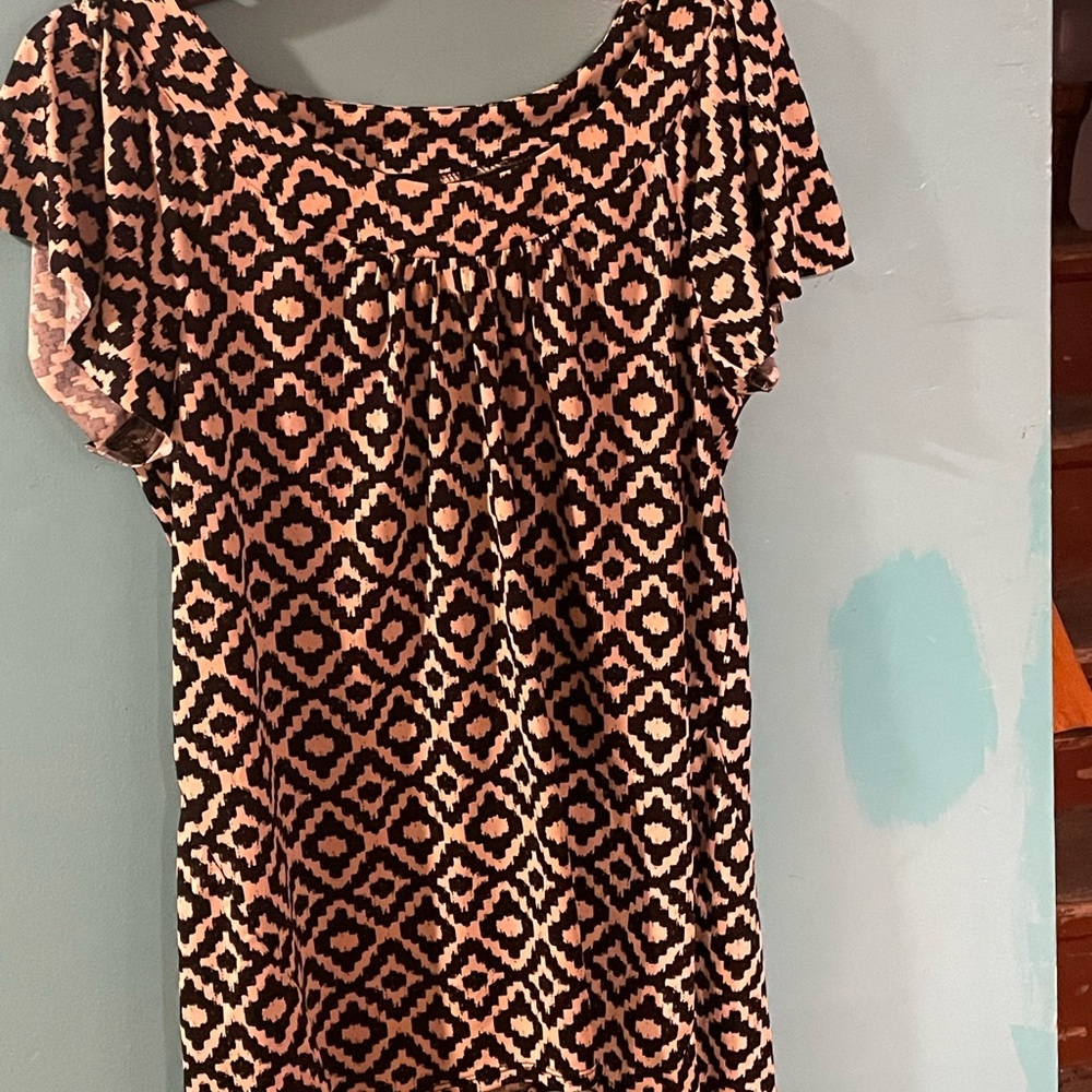 Black and Tan top